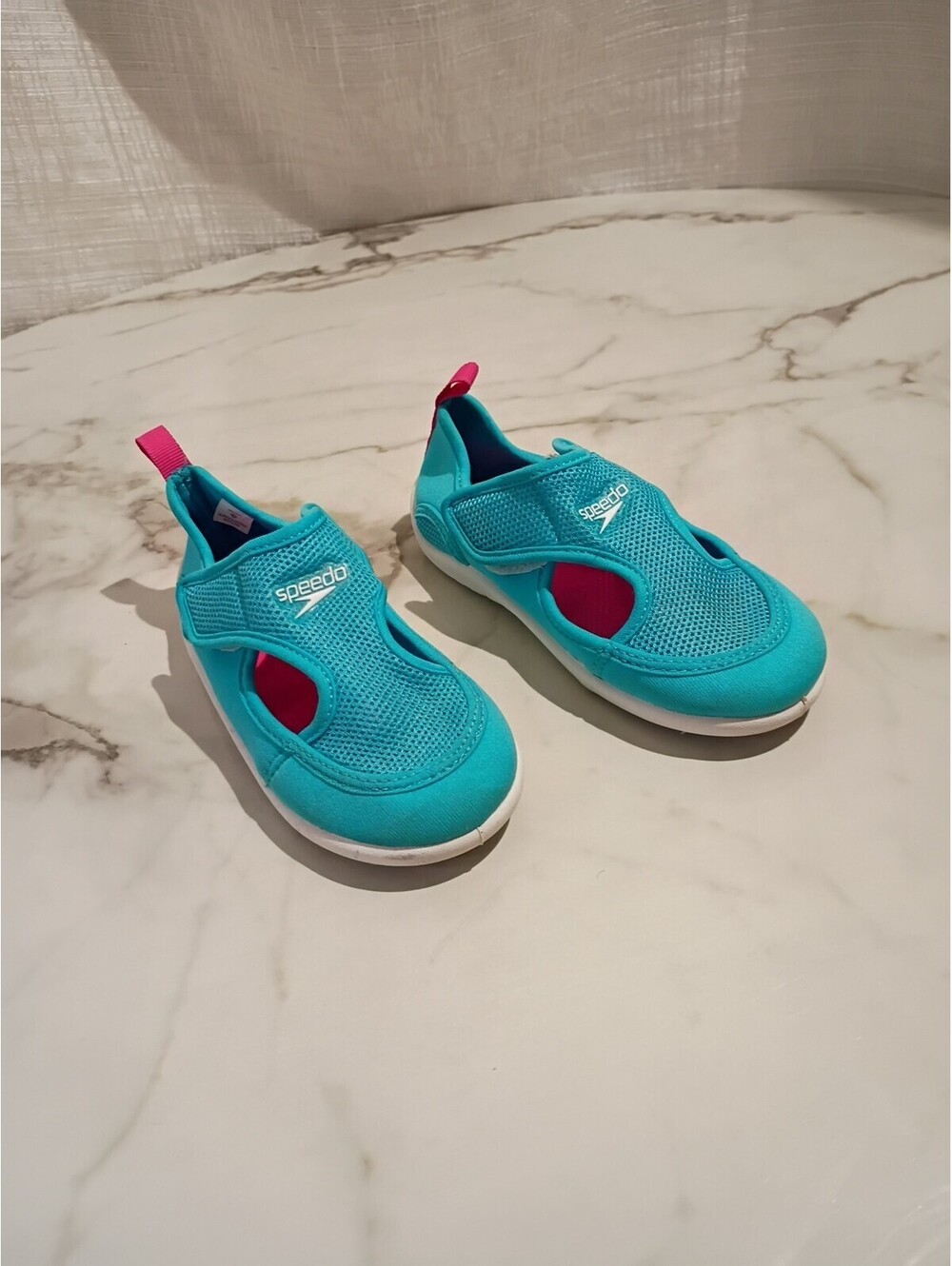 Speedo swim shoes For Kids Pink Inside Blue Out Size 11/12